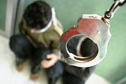 دستگیری سه سارق حرفه ای وسایل خودروها در شهركرد