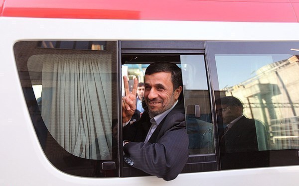 آیا احمدی نژاد برای اینها پاسخی دارد؟!