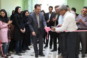نمایشگاه نقاشی "یادداشت های رنگین"در شهرکرد افتتاح شد