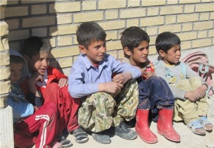 کودکان سررک و دیگر روستاهای مشایخ در انتظار یاری مسئولان کیار