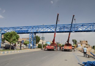 پل عابر پیاده ناحیه غرب شهرکرد نصب شد