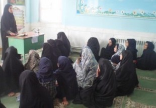 برگزاري گفتمان ديني با موضوع حجاب و عفاف در روستاي دهنو