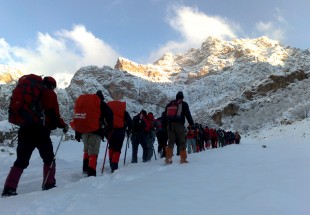 صعود کوهنوردان کوهرنگ به قلل زردکوه به مناسبت گرامیداشت سالروز آزاد سازي خرمشهر