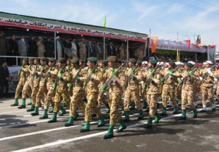 برگزاری رژه نیروهای مسلح در چهارمحال  و بختیاری