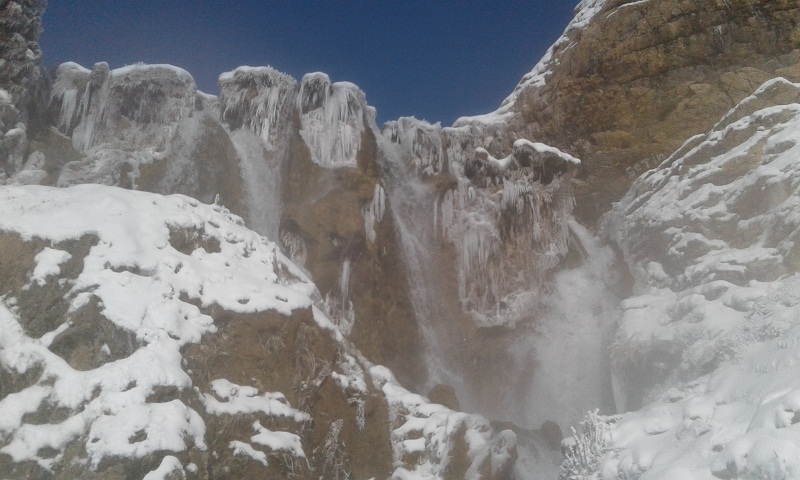 آبشار شيخ عليخان در زمشتان