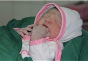 تولد نوزاد اردلي با کمک تکنسين هاي اورژانس 115