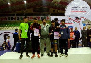 کسب مدال نقره کشتی گیران چهارمحالی  در رقابت های قهرمانی نوجوانان کشور