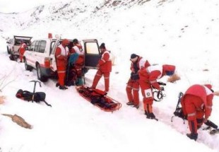نیروهای امدادرسان به محل سقوط رسیدند/ شرایط نامناسب جوی در کوه هلن/ ارتفاع محل سقوط تا زمین 400 متر است