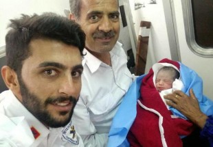 تولد نوزاد پسر در آمبولانس اورژانس در اردل