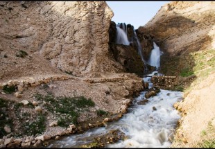 آبشار شیخ علیخان نگینی درخشان بر قلب زاگرس