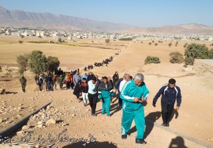 تصاویری از پیاده روی خانوادگی به مناسبت هفته دفاع مقدس در لردگان