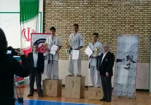 مدال برنز کشور بر گردن کاراته‌کار چهارمحال و بختیاری