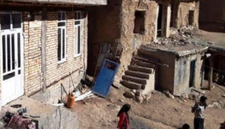 10 خانه در روستای افسرآباد تخلیه شد