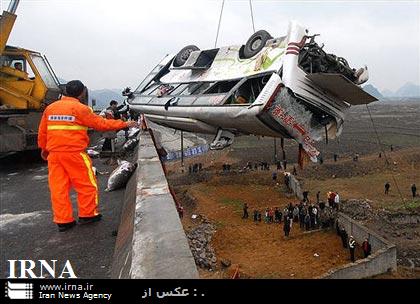 26دانش آموز بروجنی بر اثر واژگونی اتوبوس جان باختند