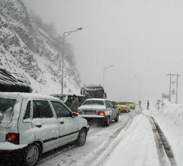 تردد در گردنه های چری، شاه منصوری و تاراز شهرستان کوهرنگ، فقط با زنجیر چرخ 