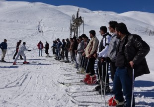 اولين کارگاه تخصصي اسکي مربيان تربيت بدني استان در کوهرنگ برگزار شد