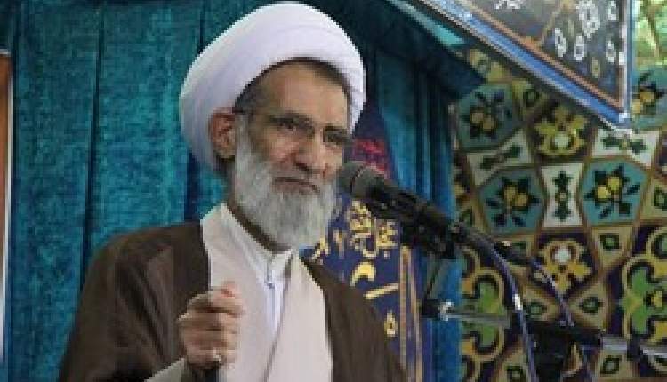 دشمن با محتوای پوچ و تو خالی اعتقادات مردم را نشانه گرفته است