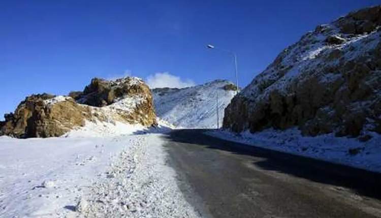 تردد در گردنه عسل‌کشان تنها با زنجیرچرخ